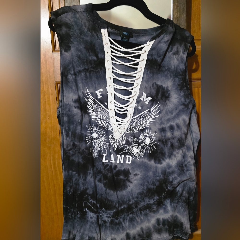 New 2XL Short Sleeve Rue Tshirt.